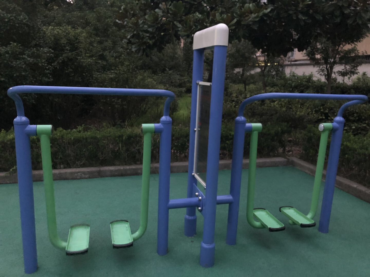 雙立柱太空漫步器 雙立柱太空漫步器