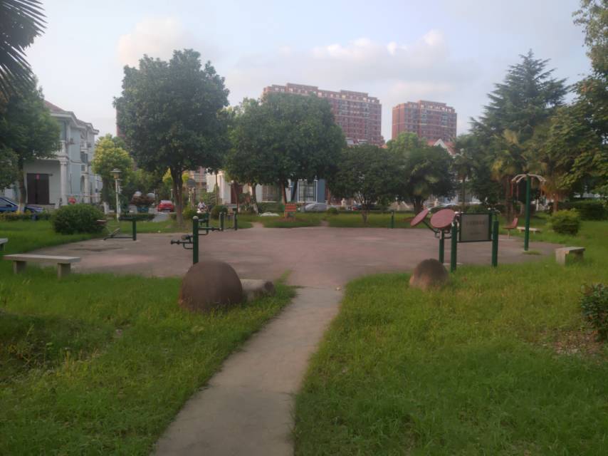 農(nóng)民新村健身點(diǎn)