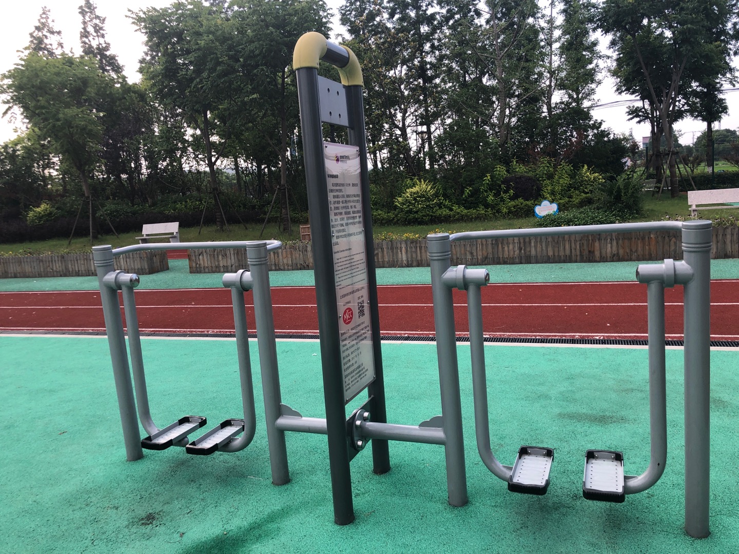 雙位太空漫步機