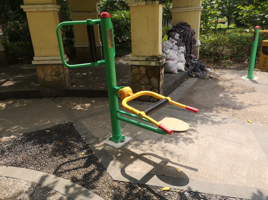 坐式腰背按摩器