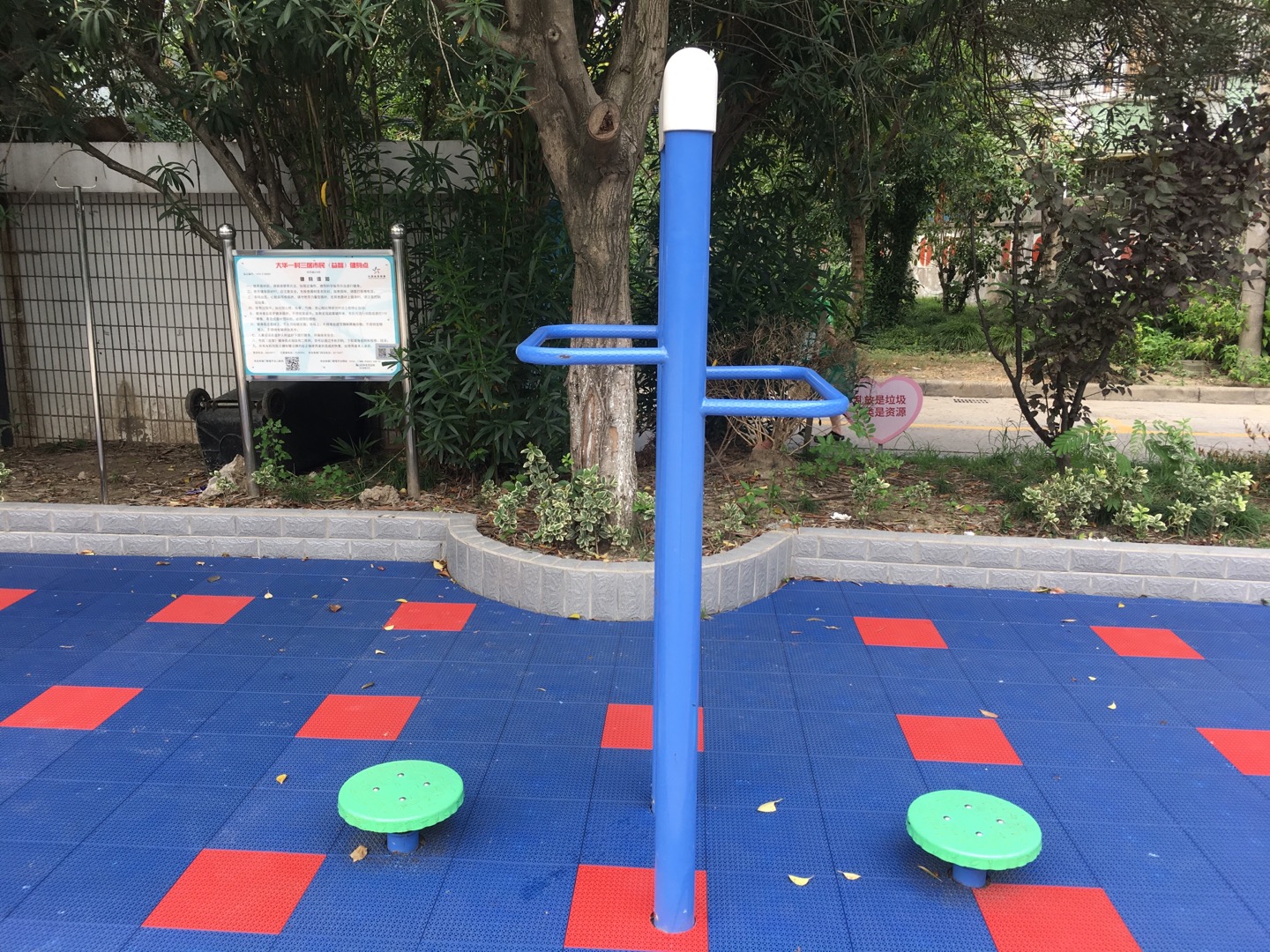 雙立柱扭腰器 雙立柱扭腰器