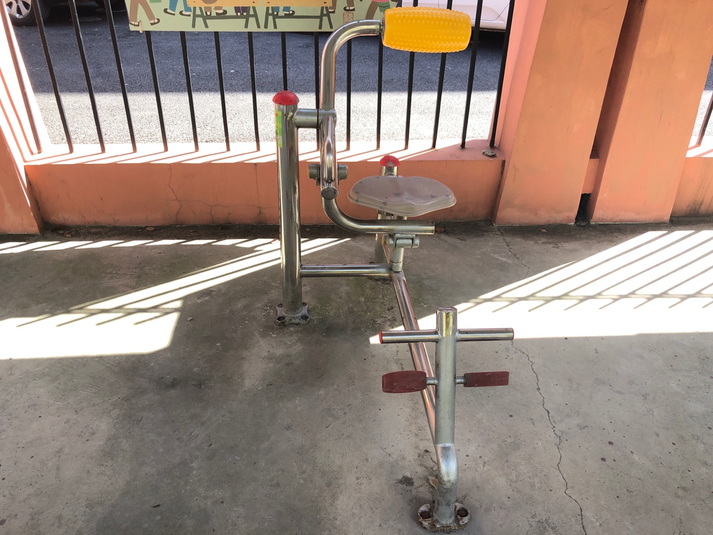 腹背鍛煉器 腹背鍛煉器