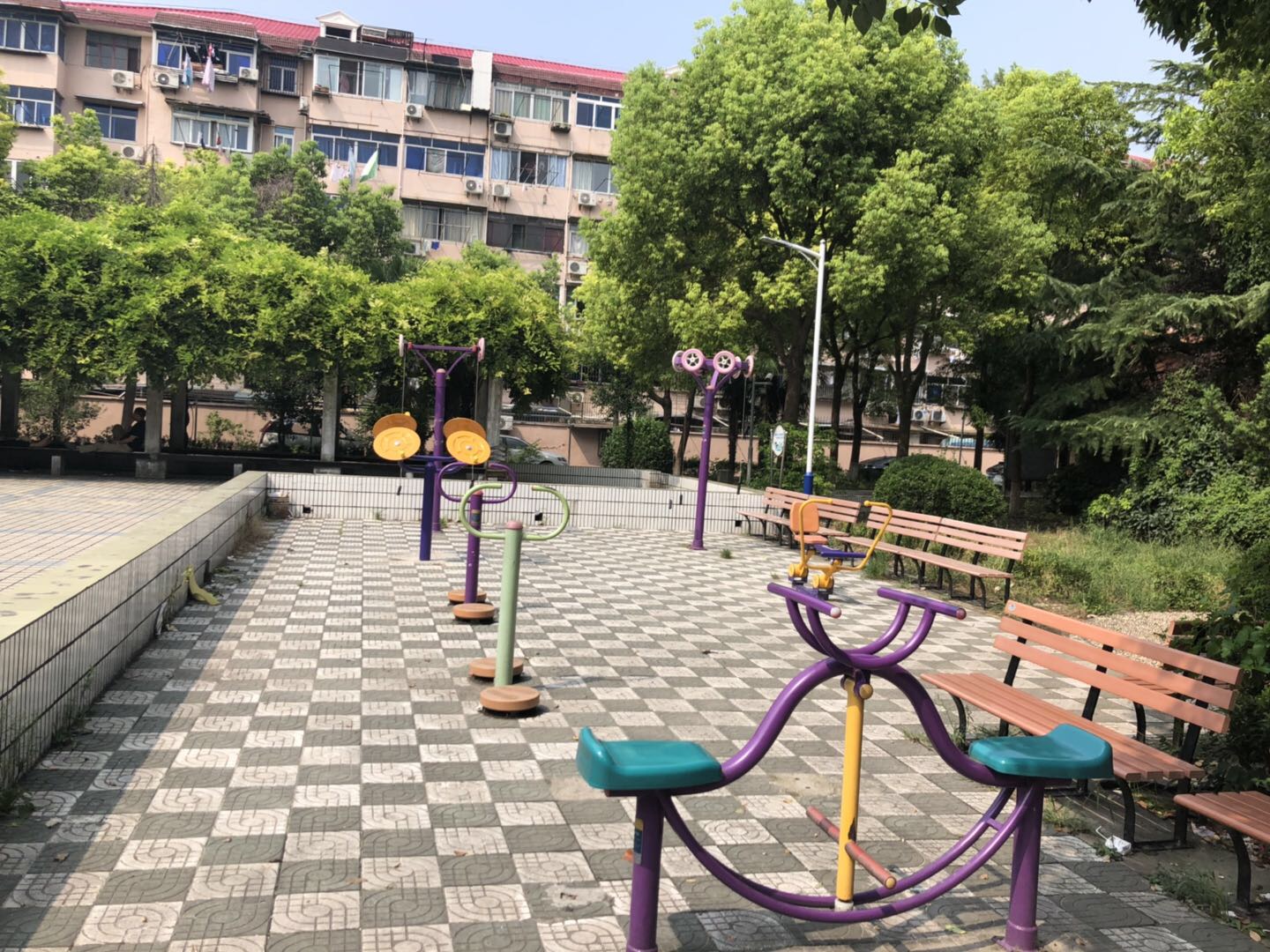 逸仙二村二居委健身苑點