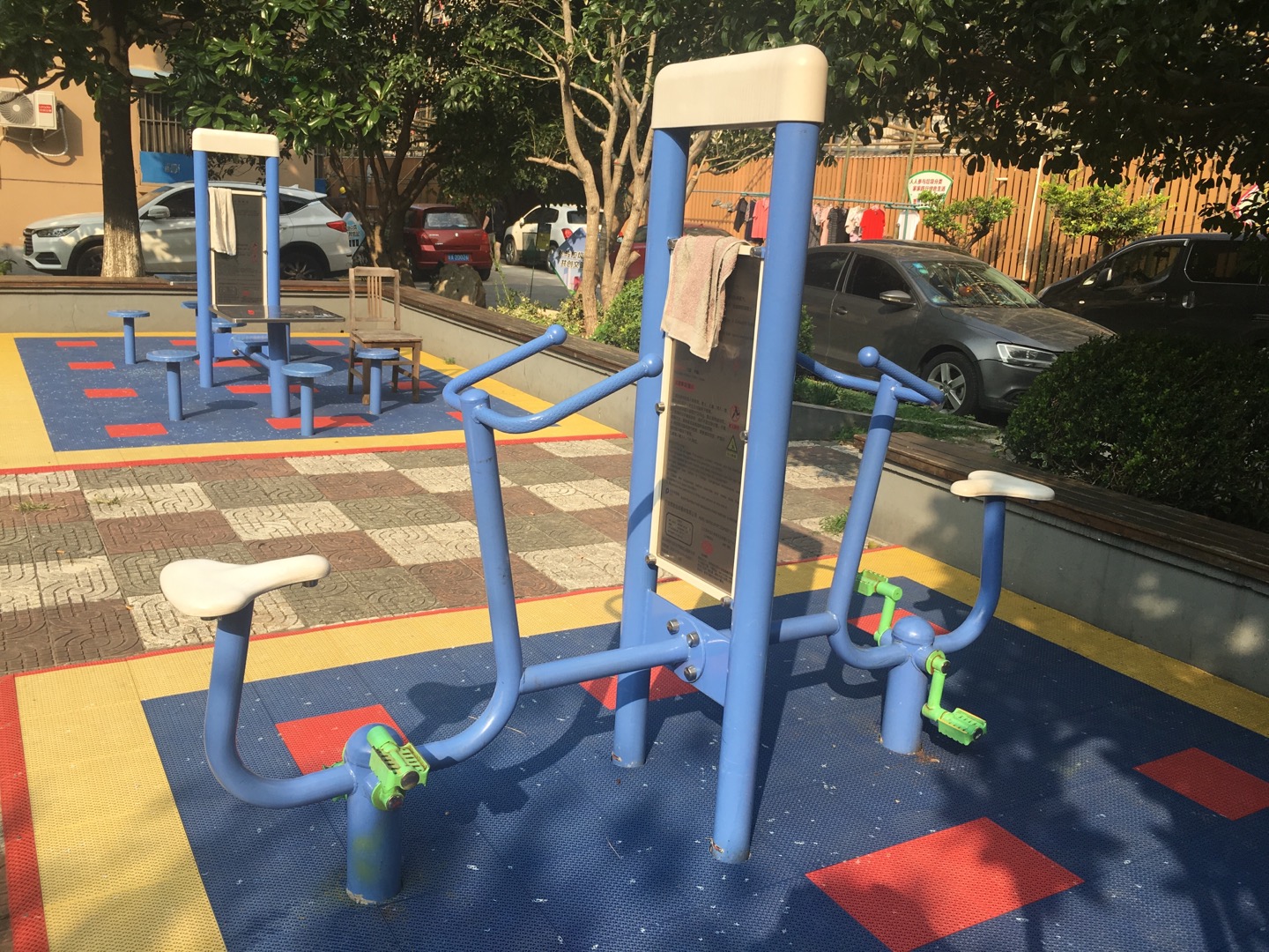 雙立柱健身車 雙立柱健身車