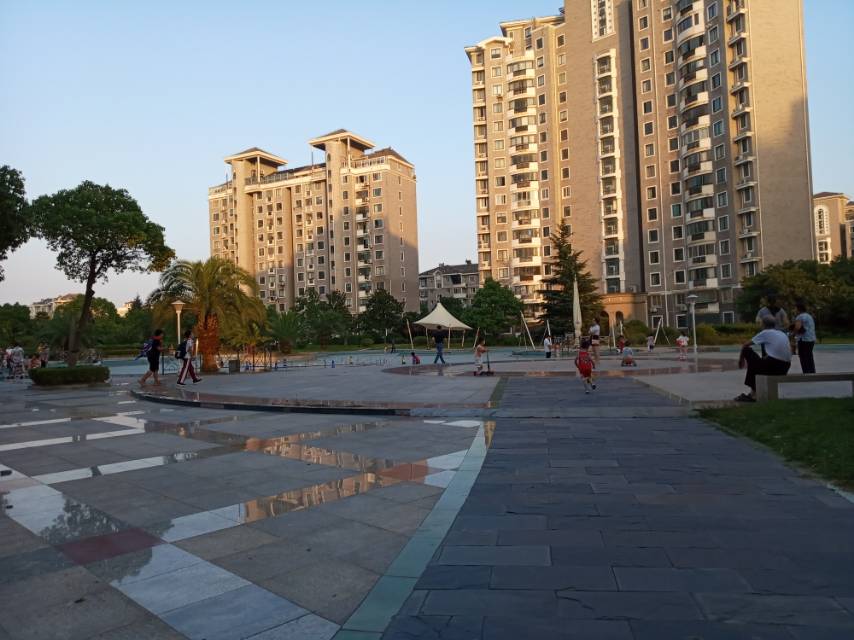 金海岸居委會(huì)健身點(diǎn)