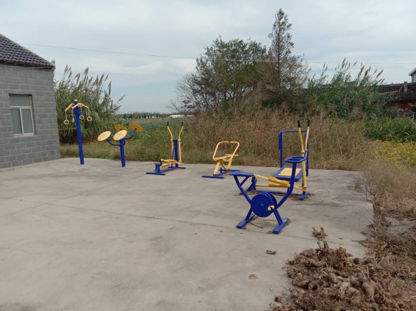 崇明區(qū)紅星村紅北14隊(duì)健身點(diǎn)