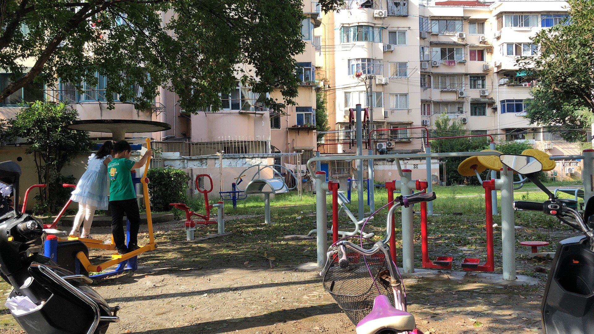 南新四居健身點