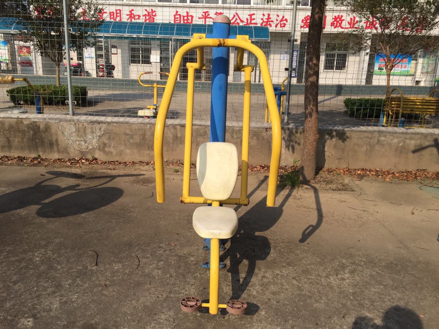 自重推胸器 自重推胸器