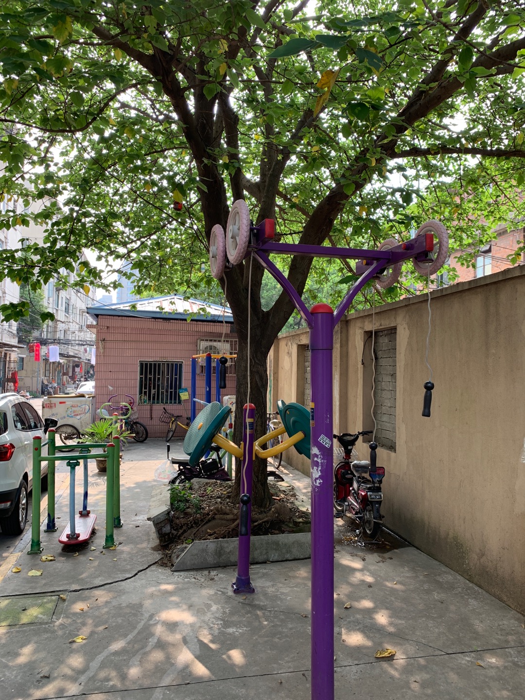 長一居委淞南新村健身點