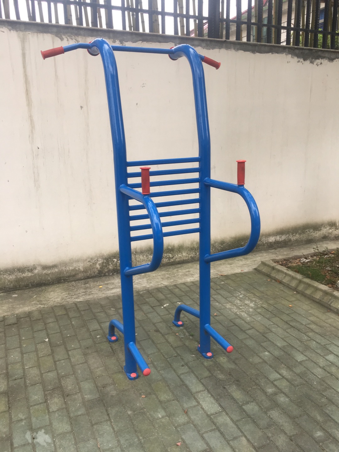 多功能訓練器 多功能訓練器