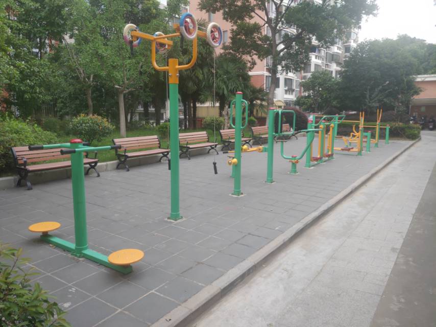 航華一村二居委C健身苑點(航華新苑) 航華一村二居委C健身苑點(航華新苑)