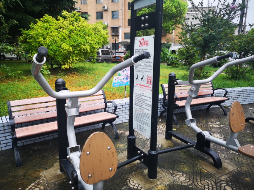 自重式高拉訓練器