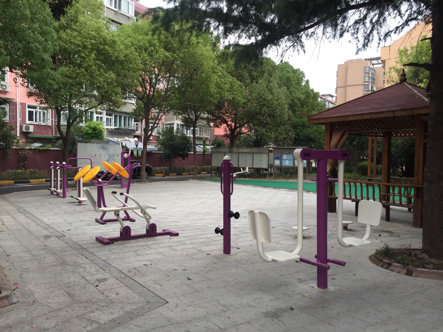 華漕二居委東區(qū)健身點 華漕二居委東區(qū)健身點