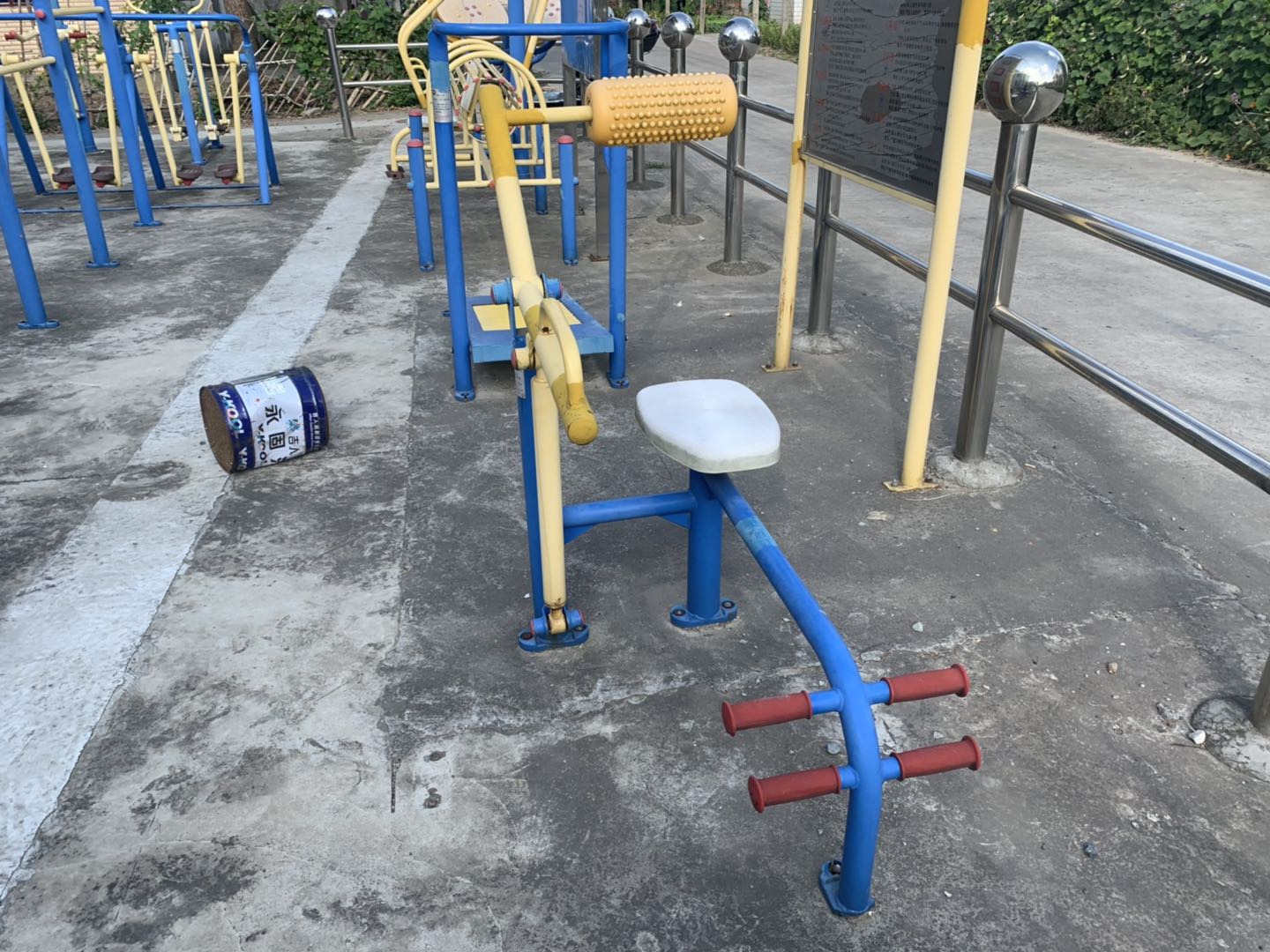 腹背鍛煉器 腹背鍛煉器