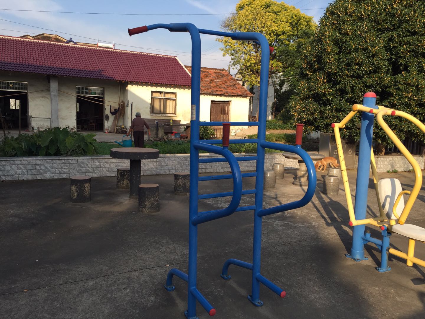 多功能訓練器 多功能訓練器