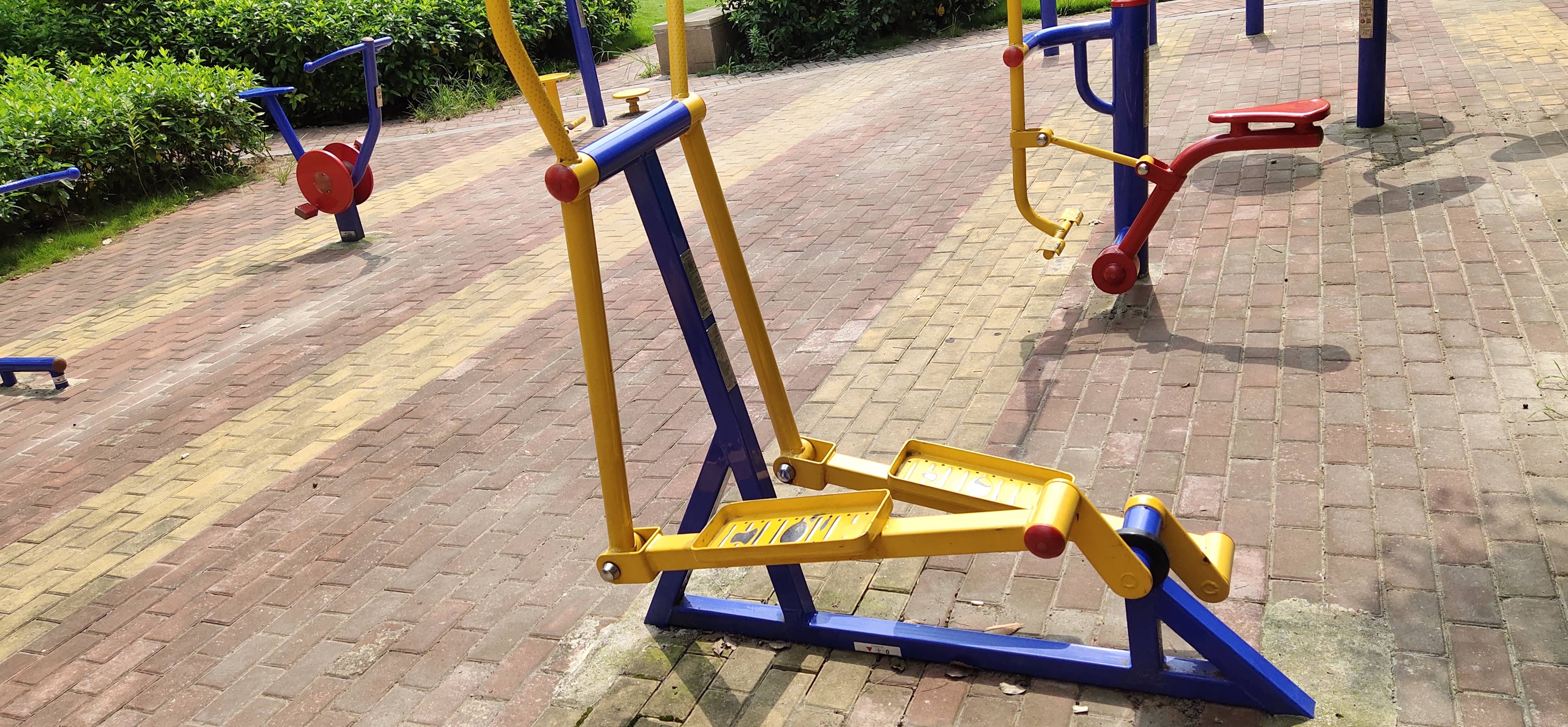 室外橢圓機(jī) 室外橢圓機(jī)