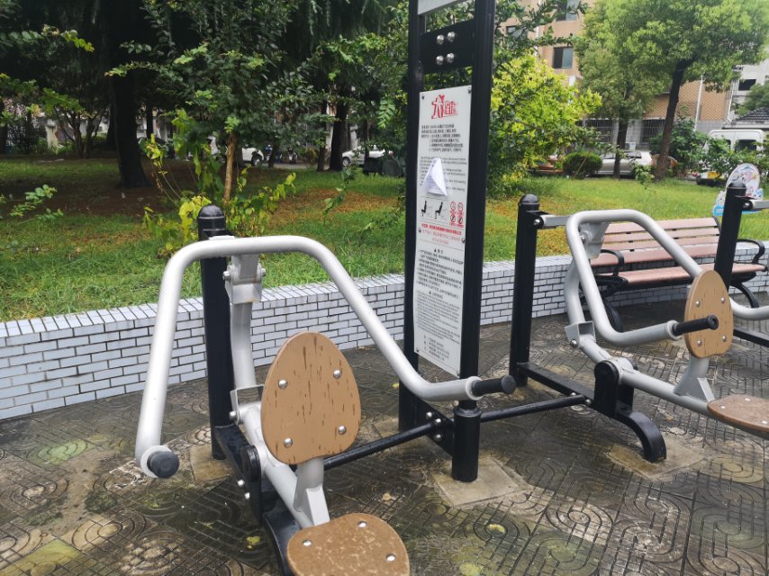 自重式下壓訓練器