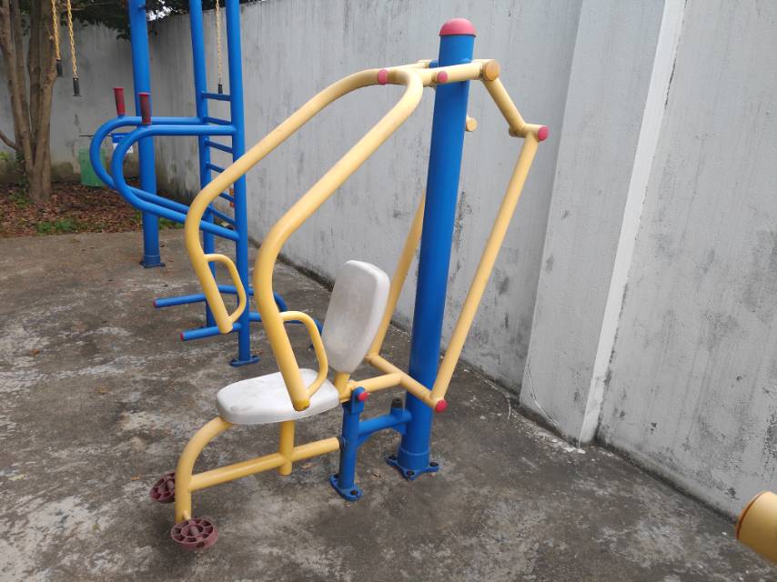 自重推胸器 自重推胸器