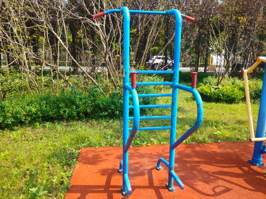 多功能訓練器 多功能訓練器