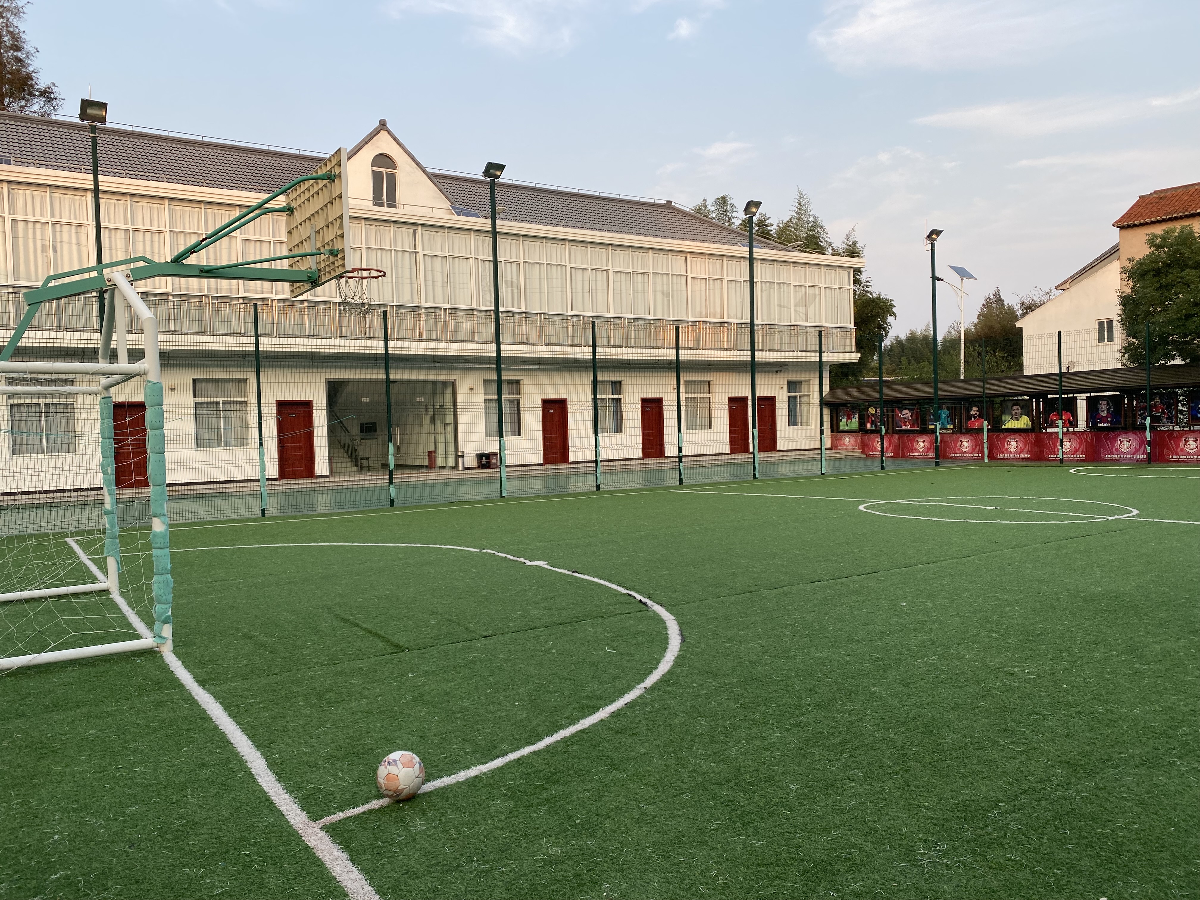 新河鎮(zhèn)井亭村多功能市民球場(chǎng)(足) 新河鎮(zhèn)井亭村多功能市民球場(chǎng)(足)