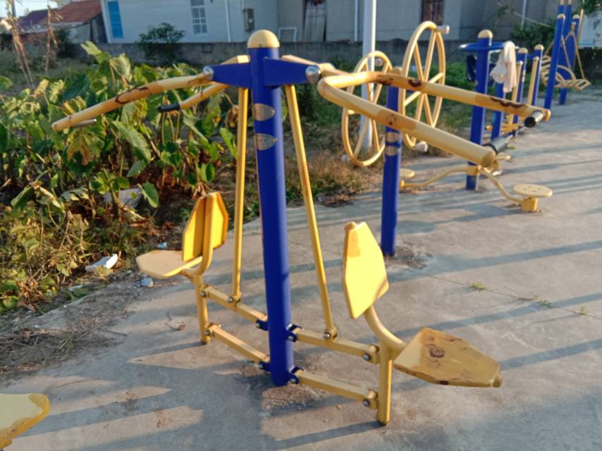 坐拉訓(xùn)練器