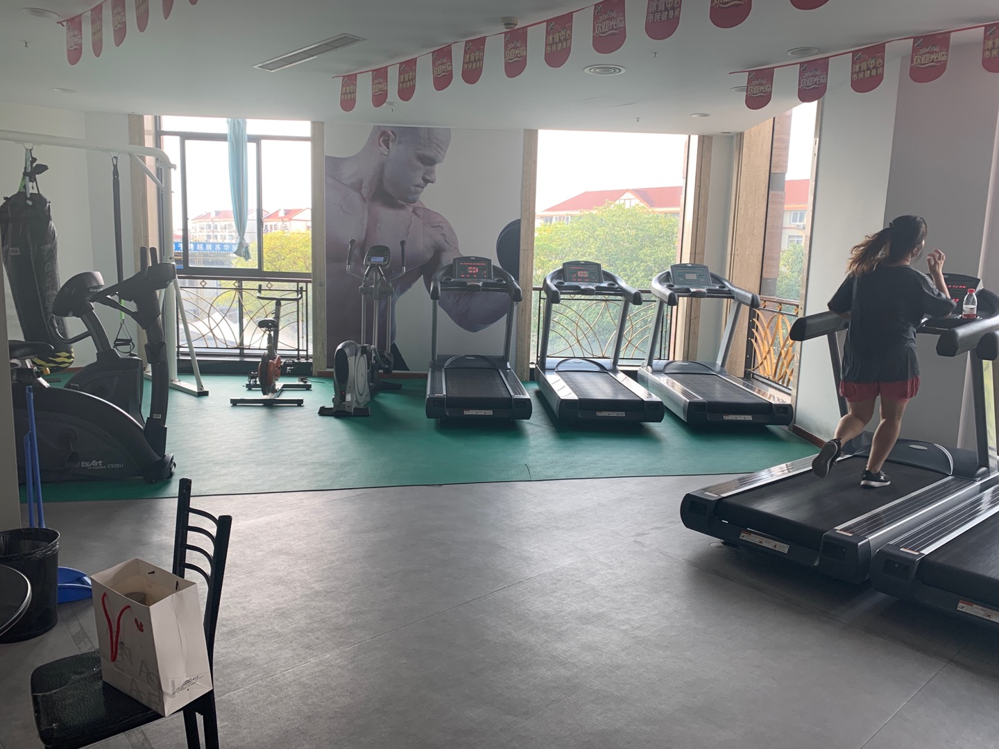 松江區(qū)體育指導(dǎo)中心市民健身房