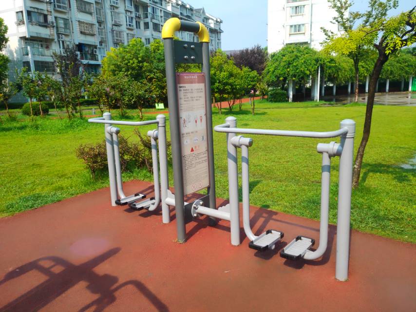 雙位太空漫步機