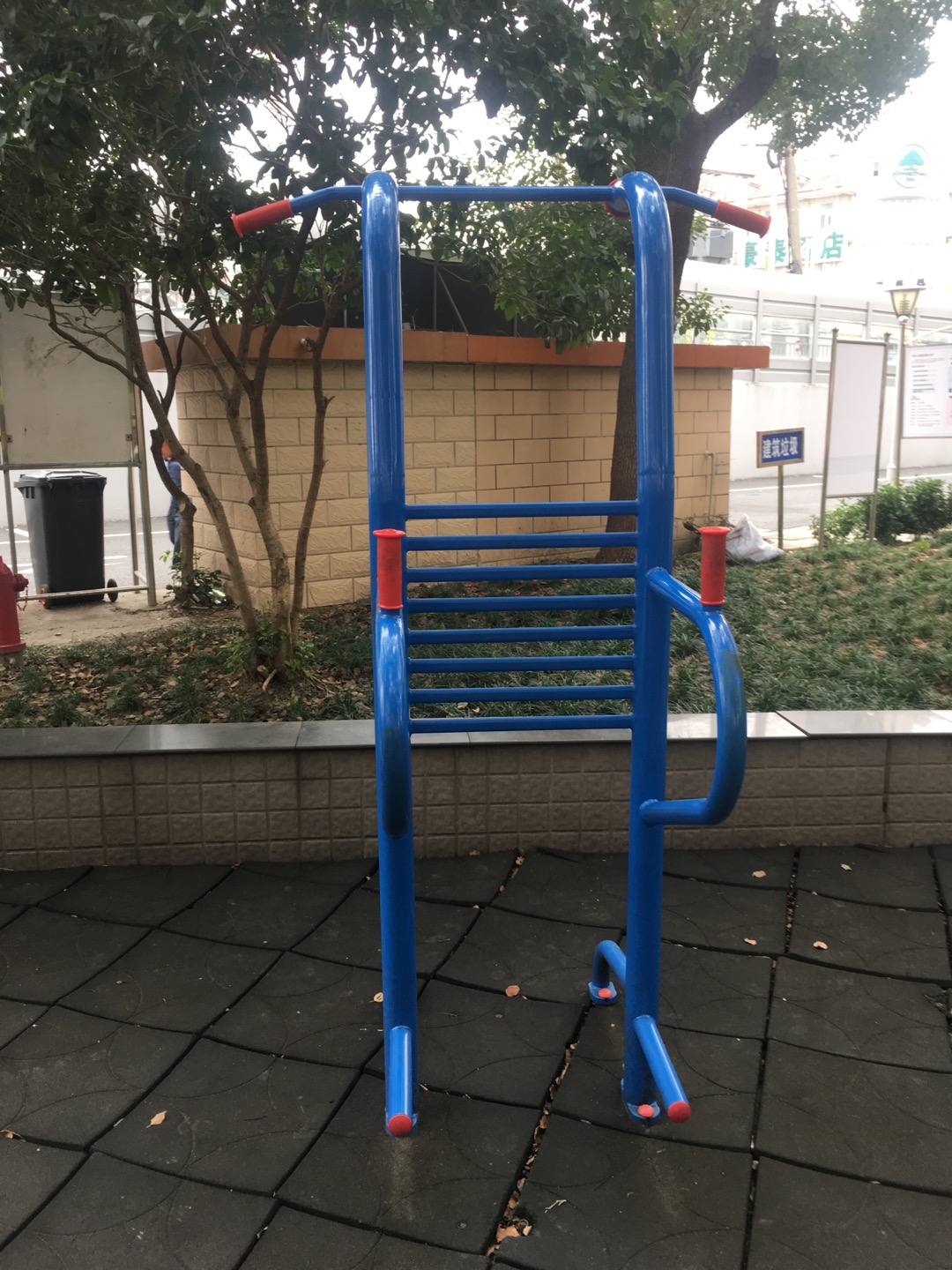 多功能訓練器 多功能訓練器