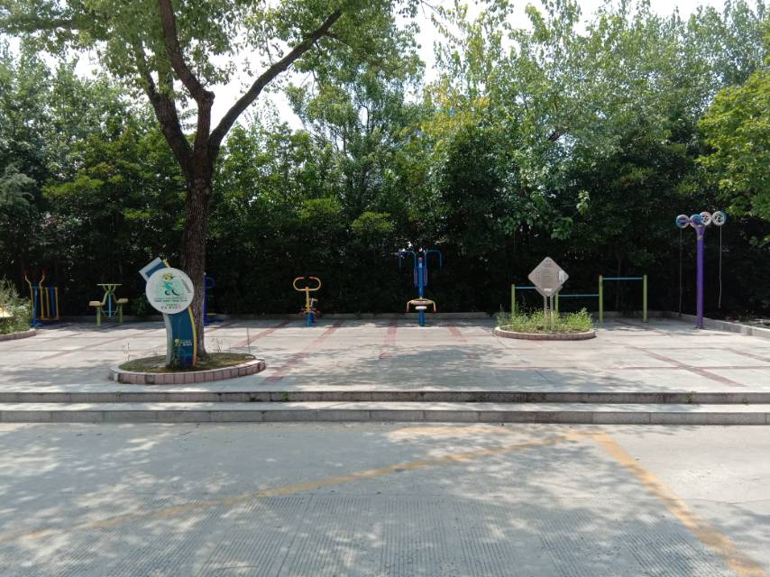 彭趙小區(qū)南區(qū)市民健身點