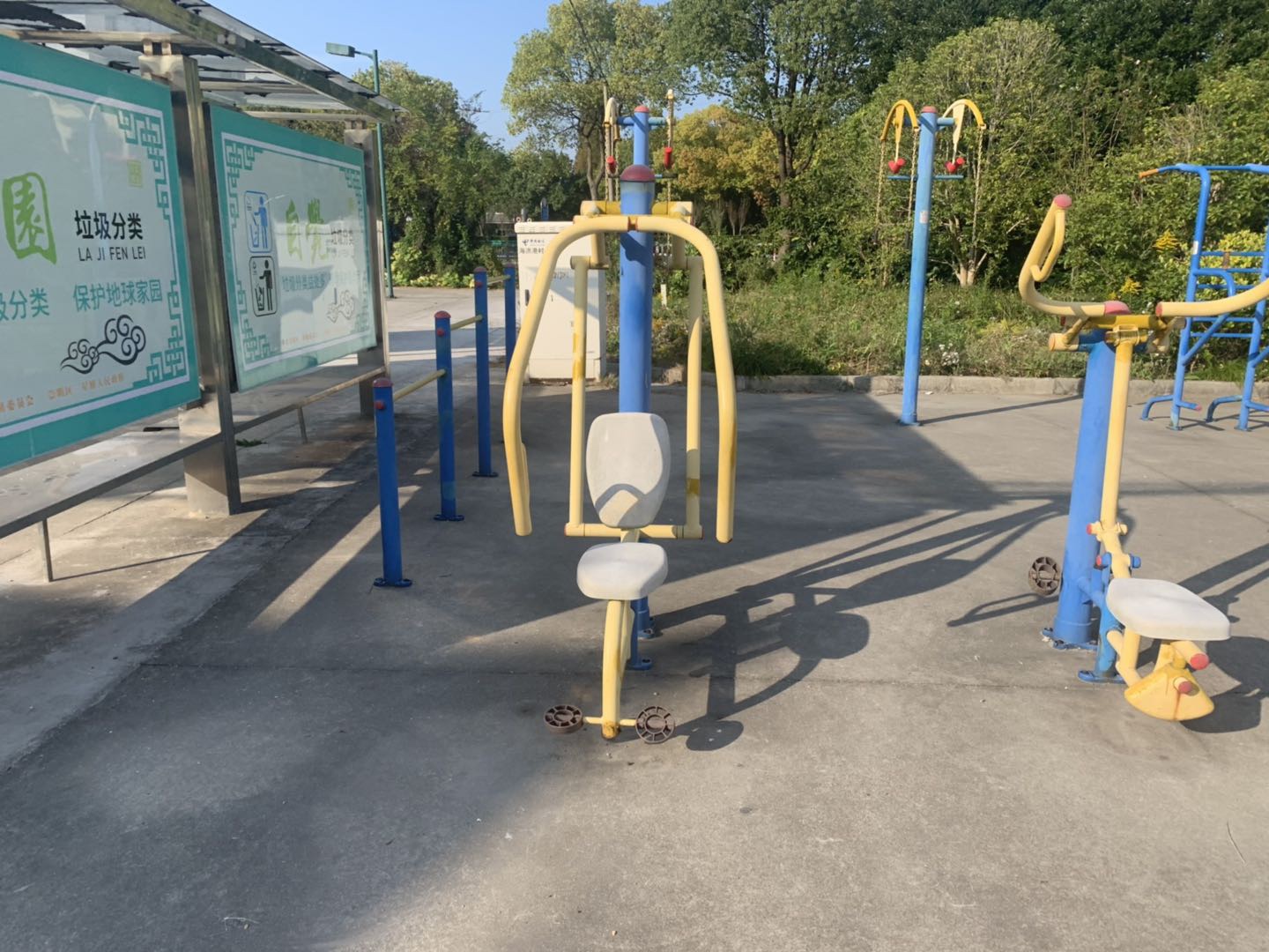 自重推胸器 自重推胸器