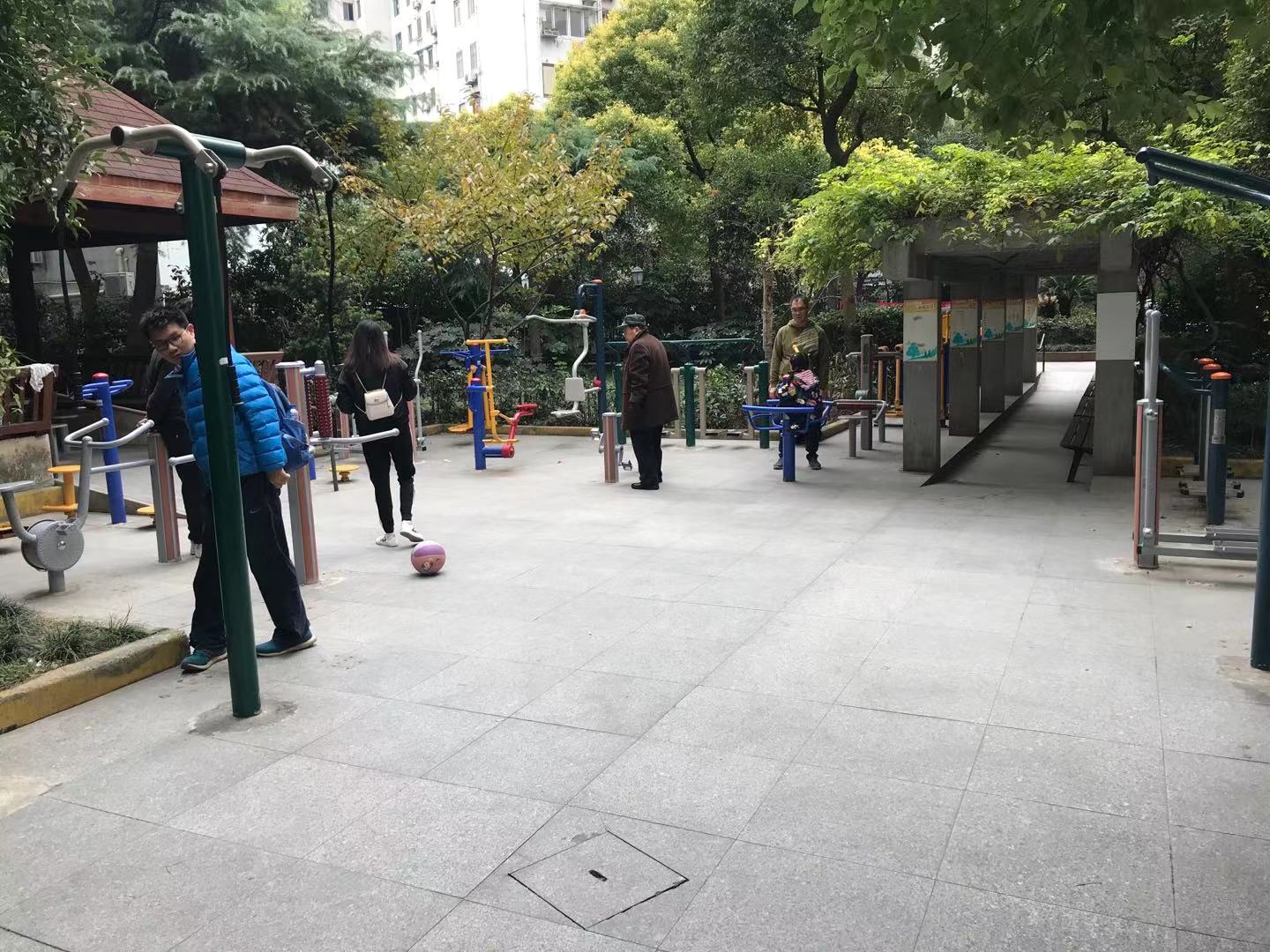 靜安區(qū)曹家渡街道高榮居委健身點(diǎn) (萬(wàn)航渡路661弄一) 靜安區(qū)曹家渡街道高榮居委健身點(diǎn) (萬(wàn)航渡路661弄一)