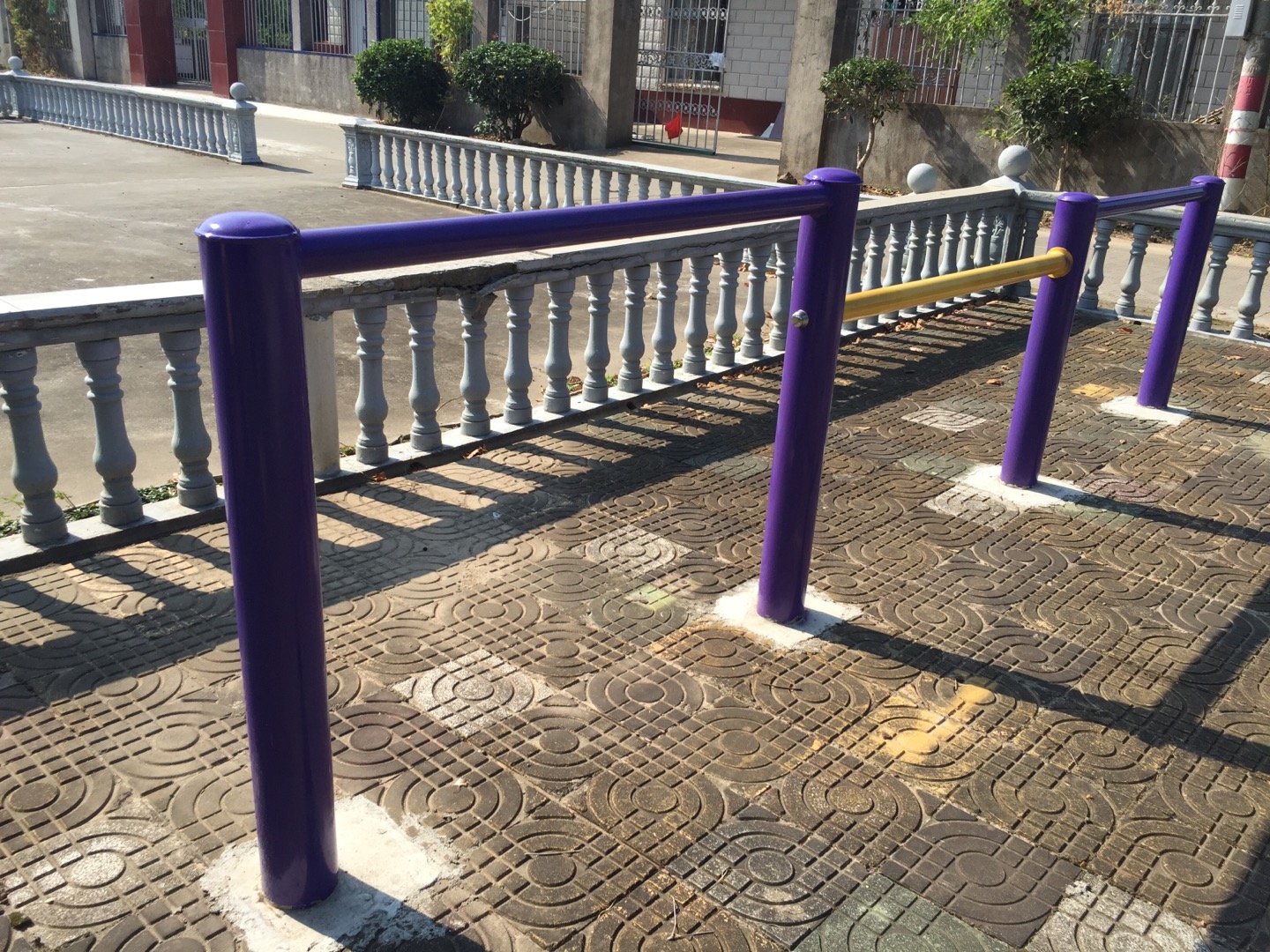 彈振壓腿器 彈振壓腿器